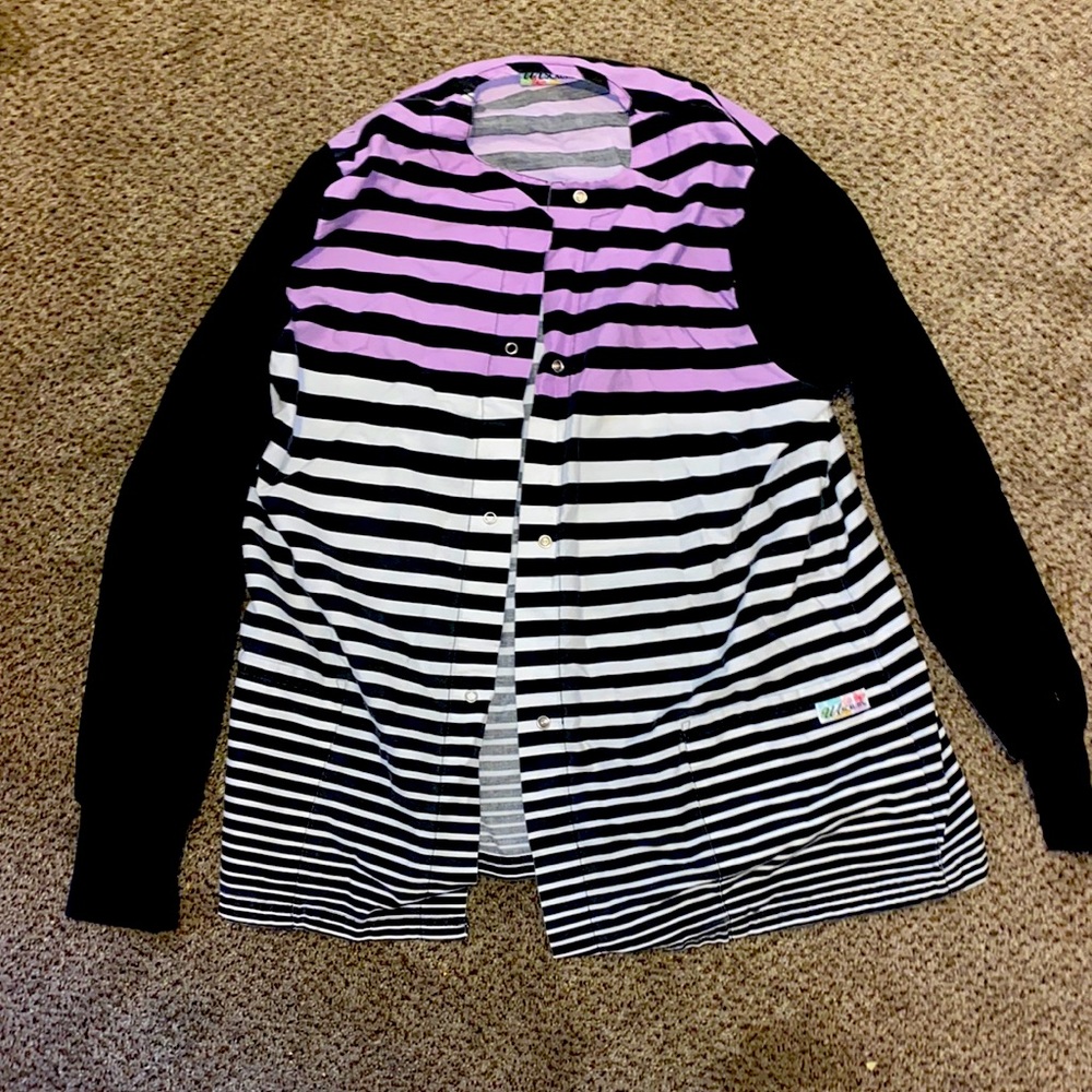 Size MEDIUM Uniform Advantage Scrub Jacket